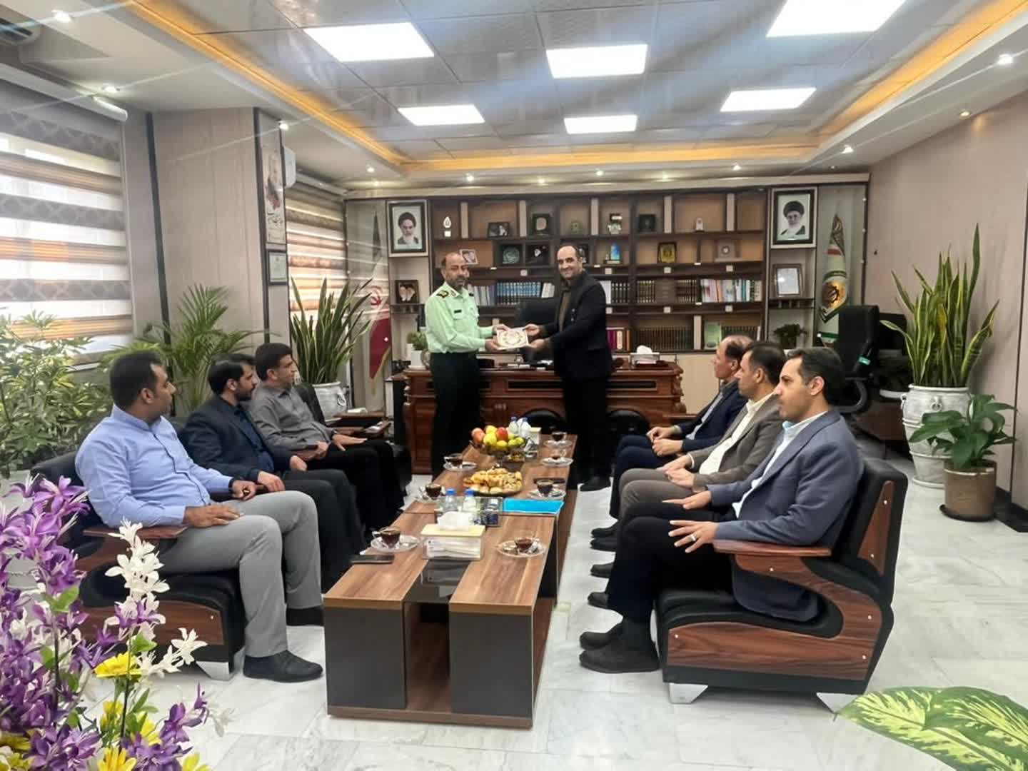دیدار مدیر کل و معاونین اداره غله با فرمانده نیروی انتظامی